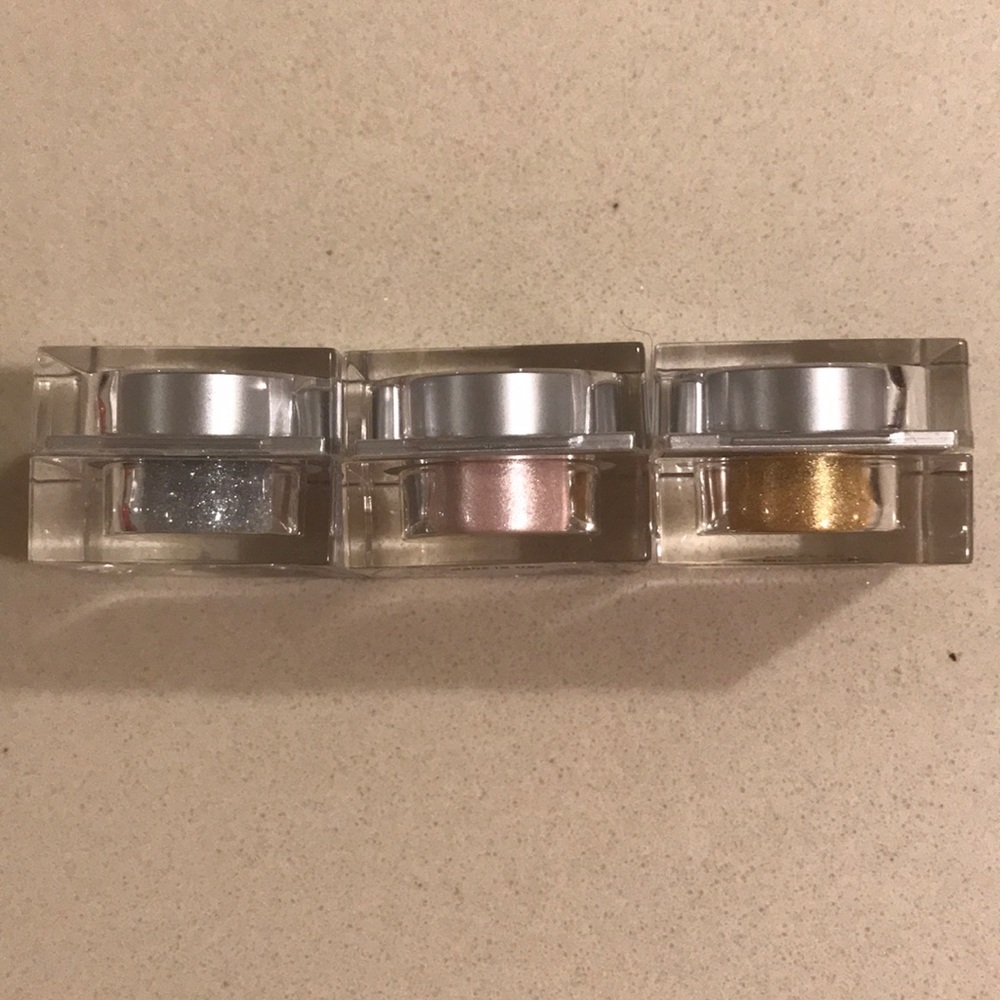 Shimmer powder
